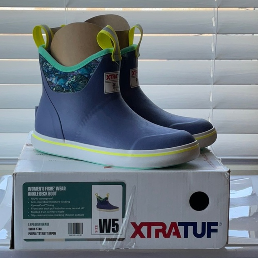 Women’s Xtratuf ankle boots